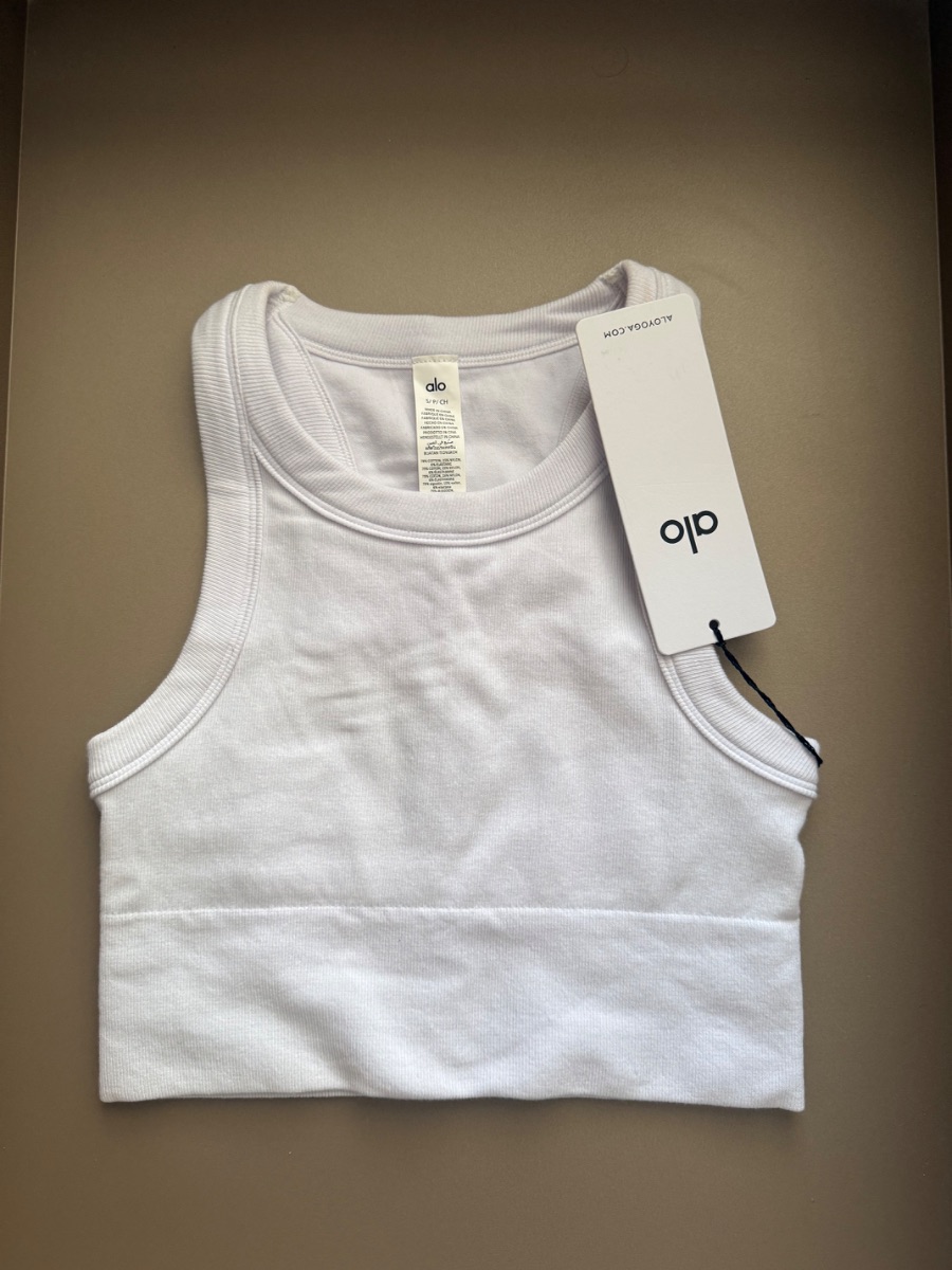 ALO crop top NEW WITH TAG