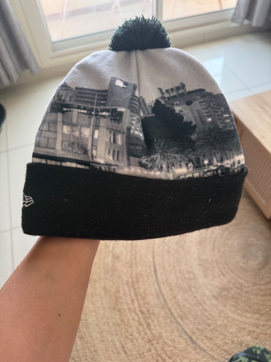 New Era Raiders black Beanie hat photo 3