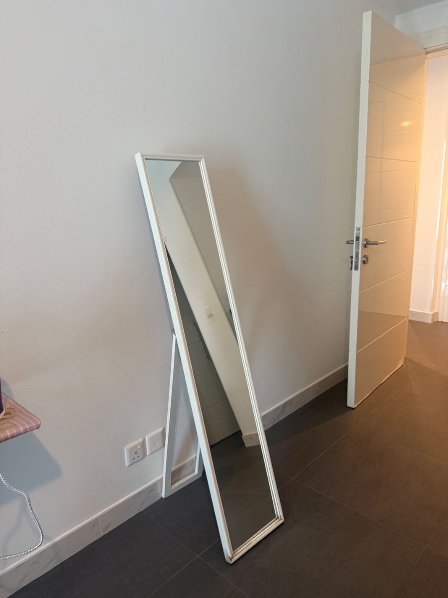 2 mirrors and shoe chair photo 3