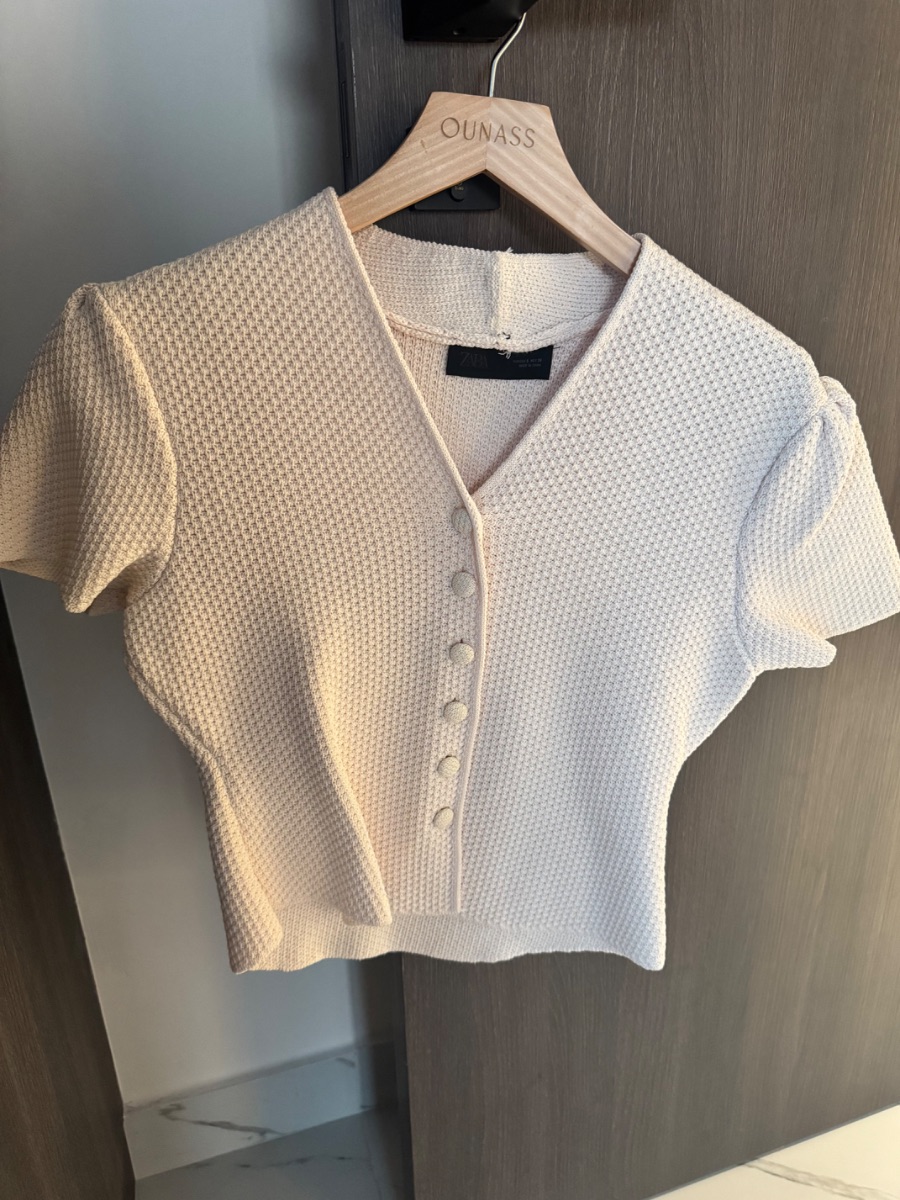 Zara Vneck Top in Ecru photo 3