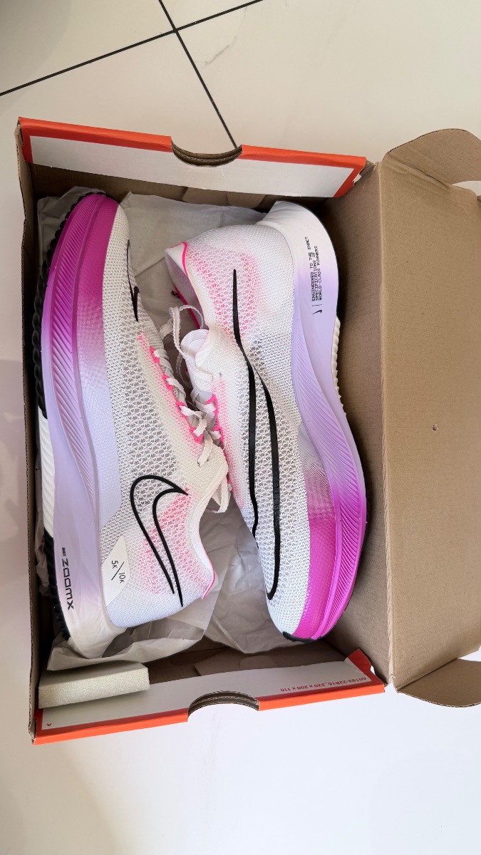 Nike ZoomX Streakfly – White/Vivid Grape, EU 42 (W10 / M8.5)