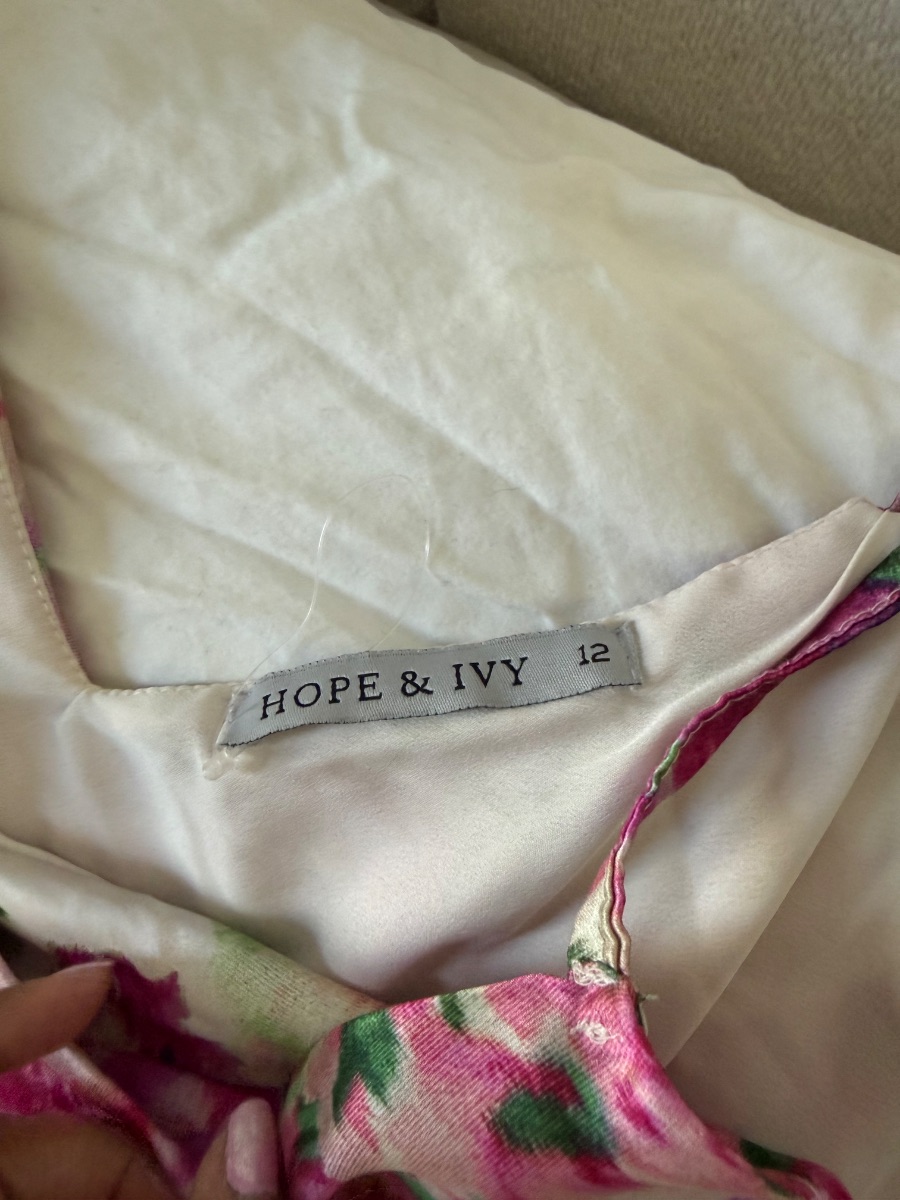 Hope & Ivy Floral dress photo 2