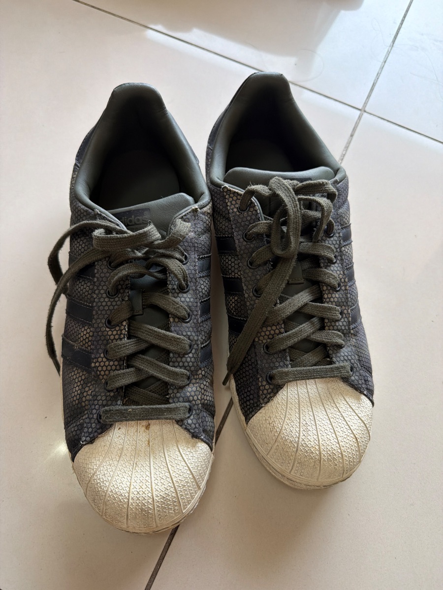 Adidas camo superstars photo 2