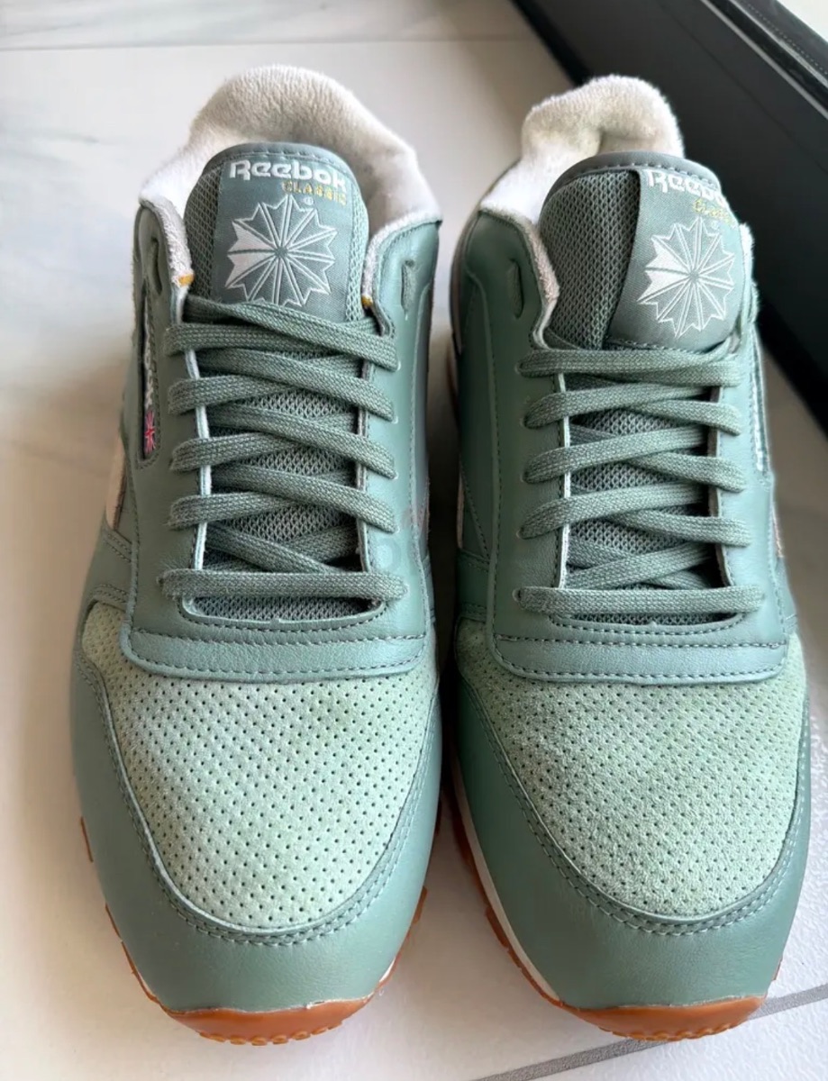 Light Green Reebok Classic Sneakers photo 2