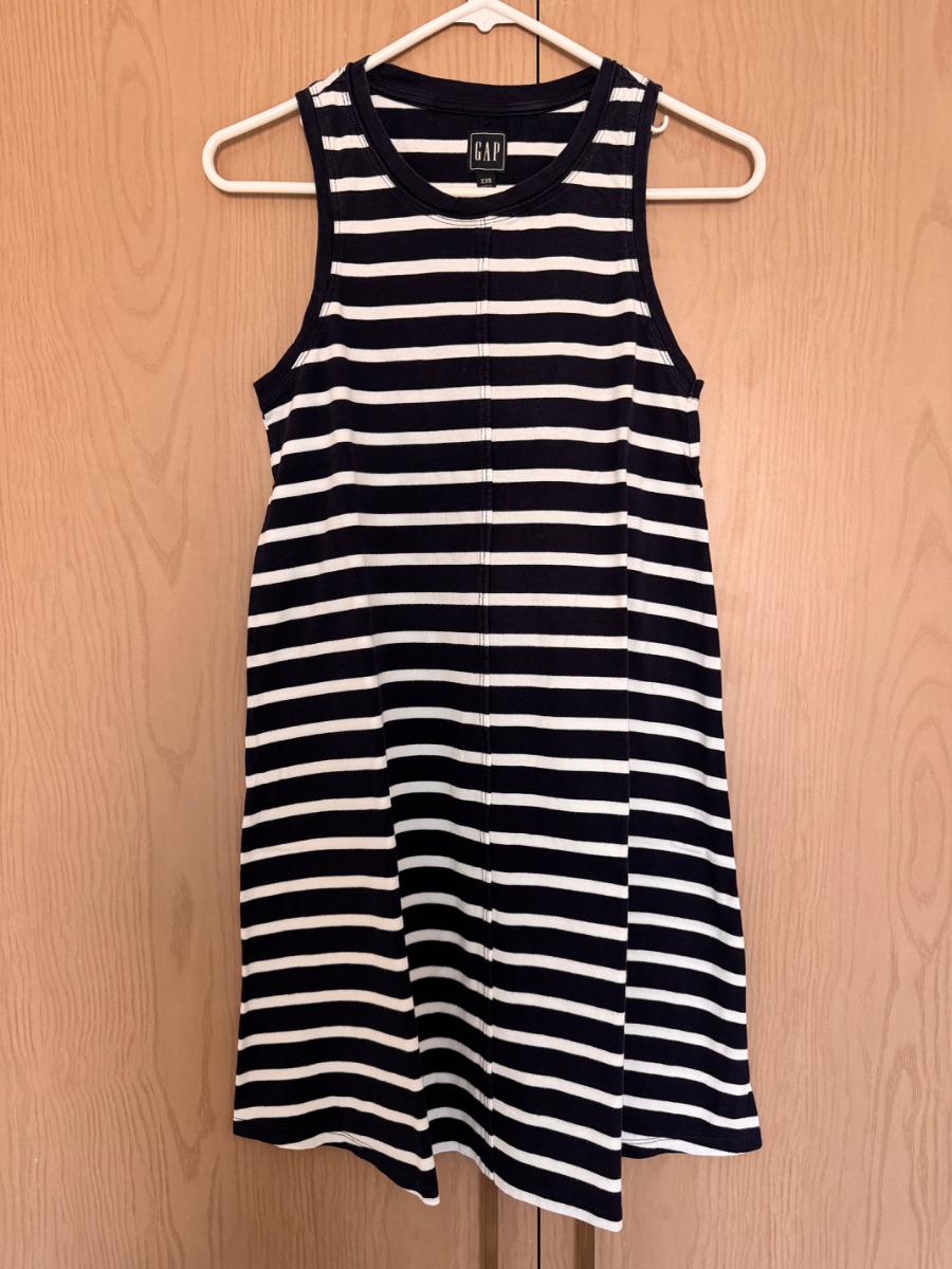 GAP navy and white striped sleeveless casual dress