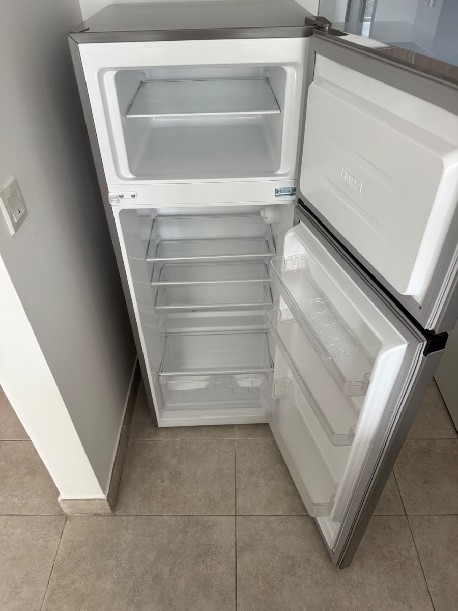 Geepas Fridge freezer photo 2