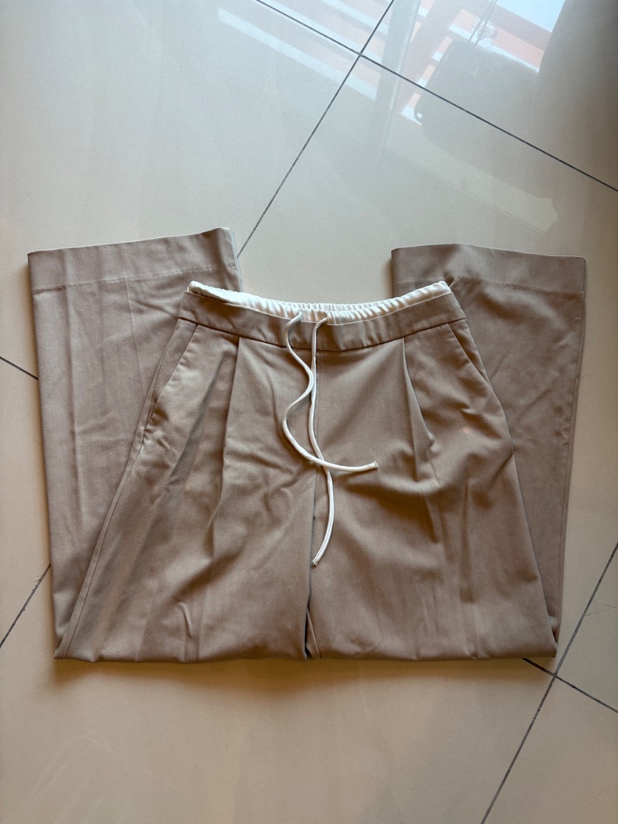 Zara beige drawstring straight leg trousers with pockets