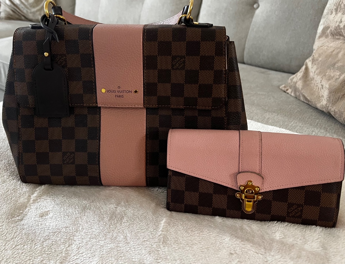 Louis Vuitton LV bag and valet photo 3