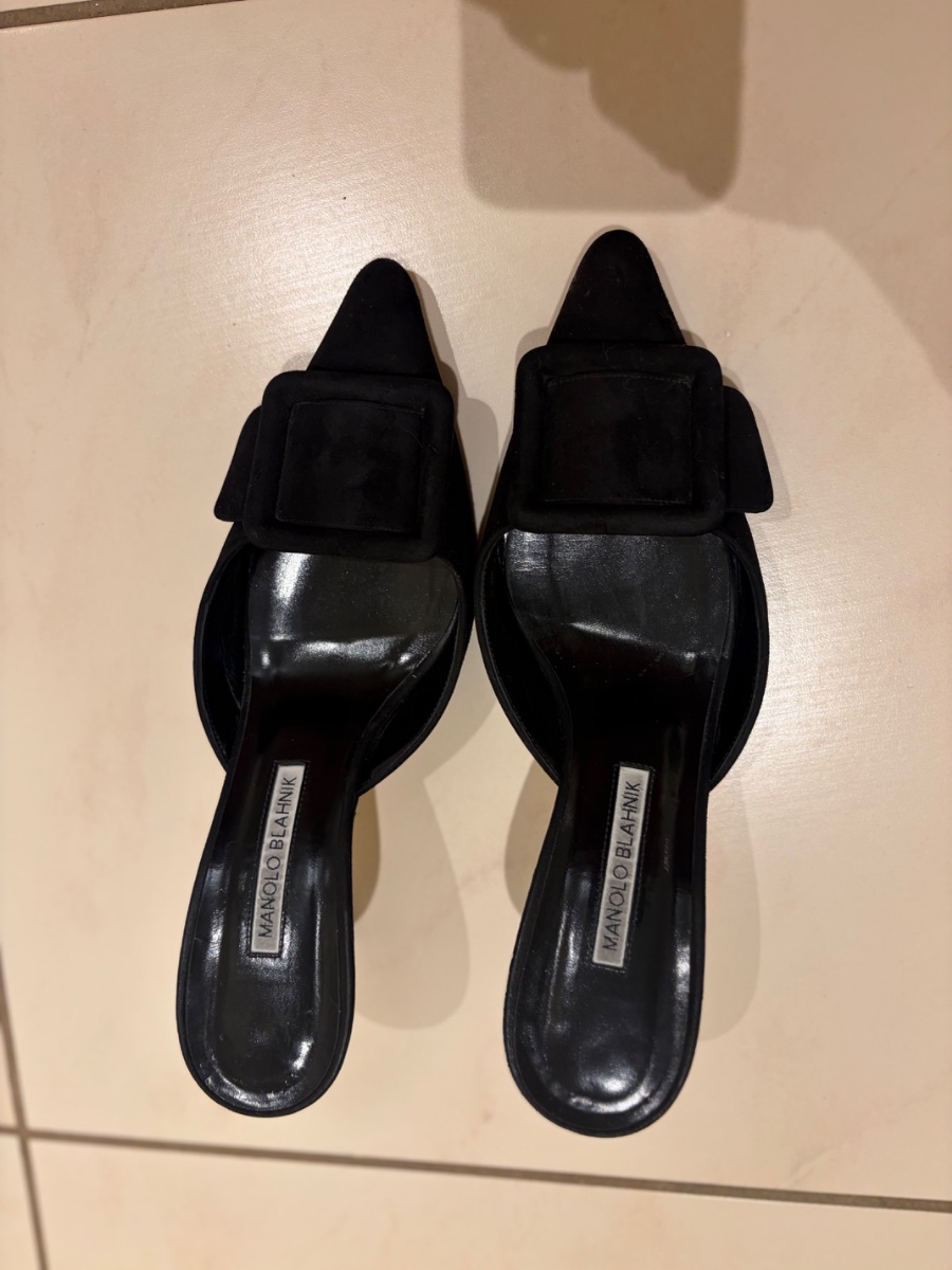 Pre-loved Manolo Blahnik Maysale Mules | black photo 2