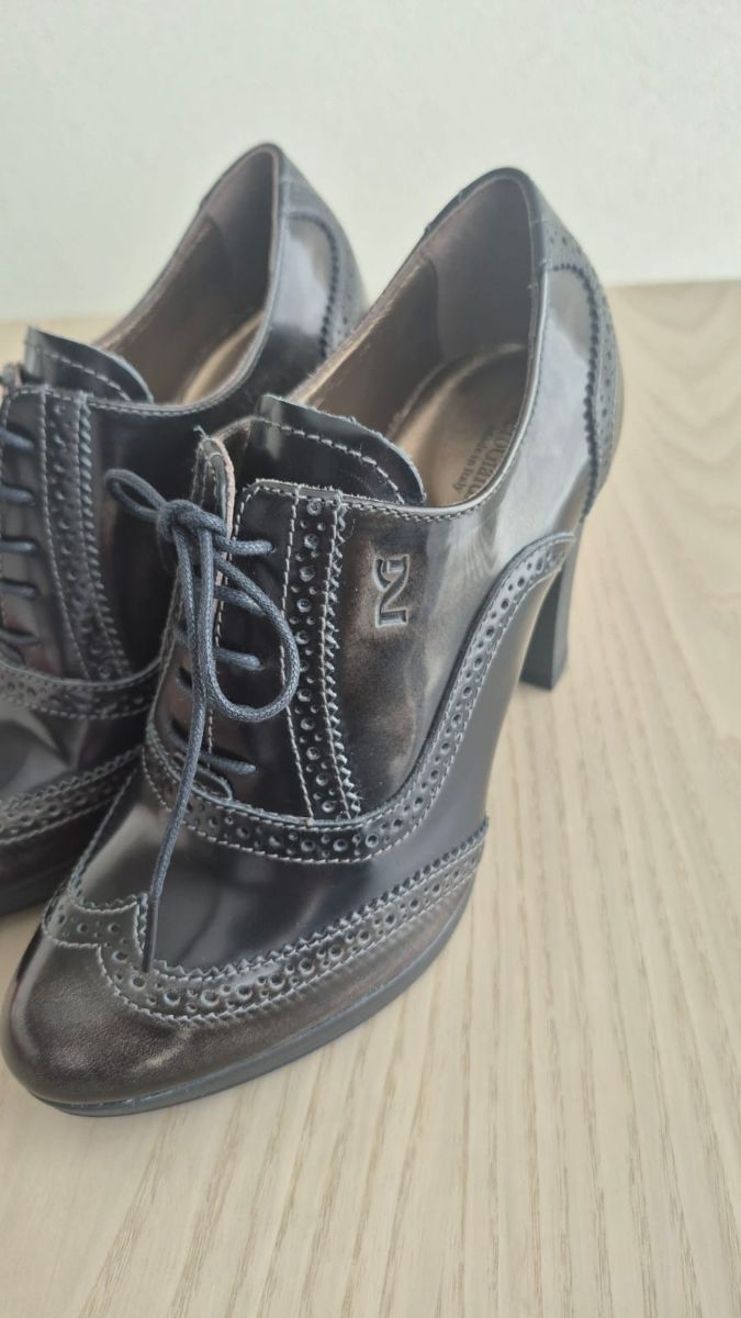 Nero Giardini Black Leather Brogue Heeled Oxford Pumps photo 2