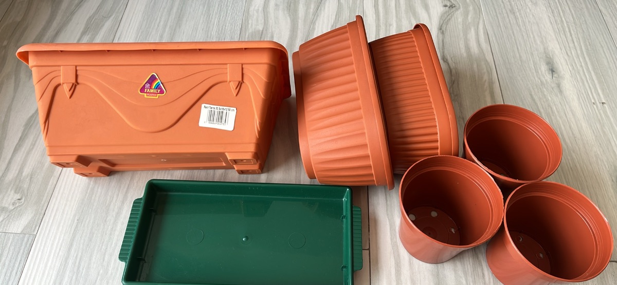Multiple Plant pots brand new ACE store