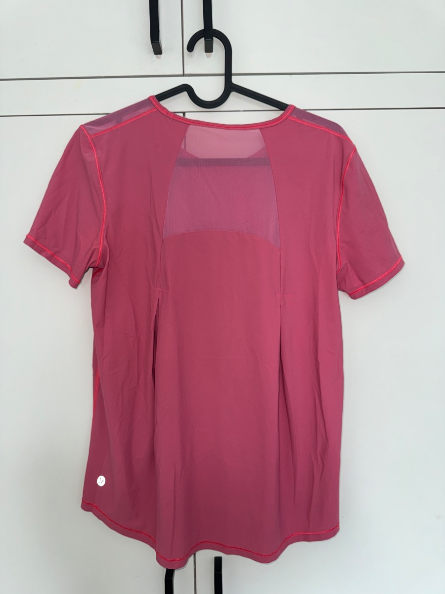 Off pink / mauve Lululemon t shirt: US size 6 photo 3