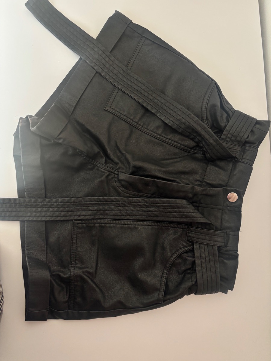 Zara Black faux leather shorts photo 2