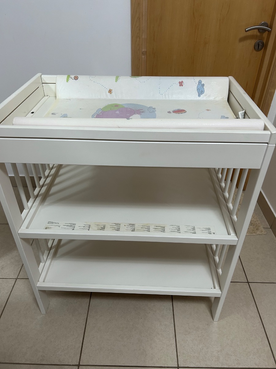 IKEA Baby Changing Table (White) – with Mattress