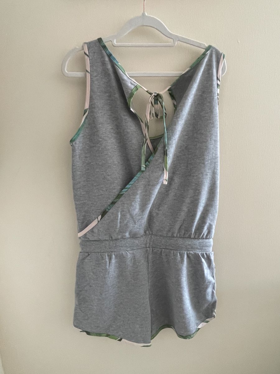 Grey Onzie YFL Reserved Medium Size photo 2