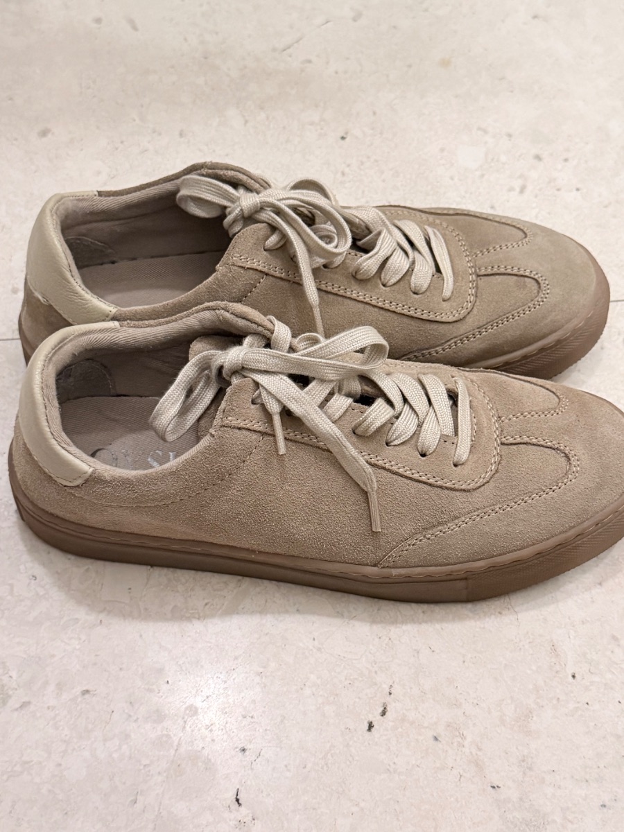 Oysho beige sneakers
