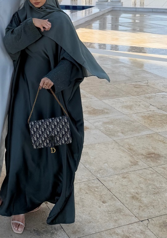 Naïf Souq Dark green/grey butterfly abaya