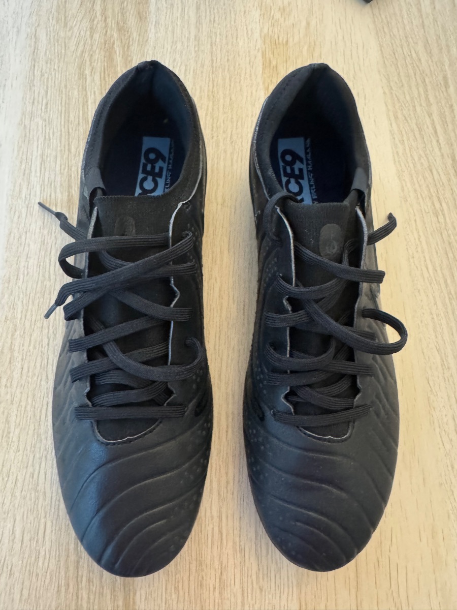 Men’s Nike football shoes size 43