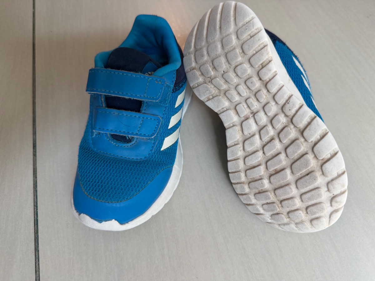 Adidas boys shoes photo 3