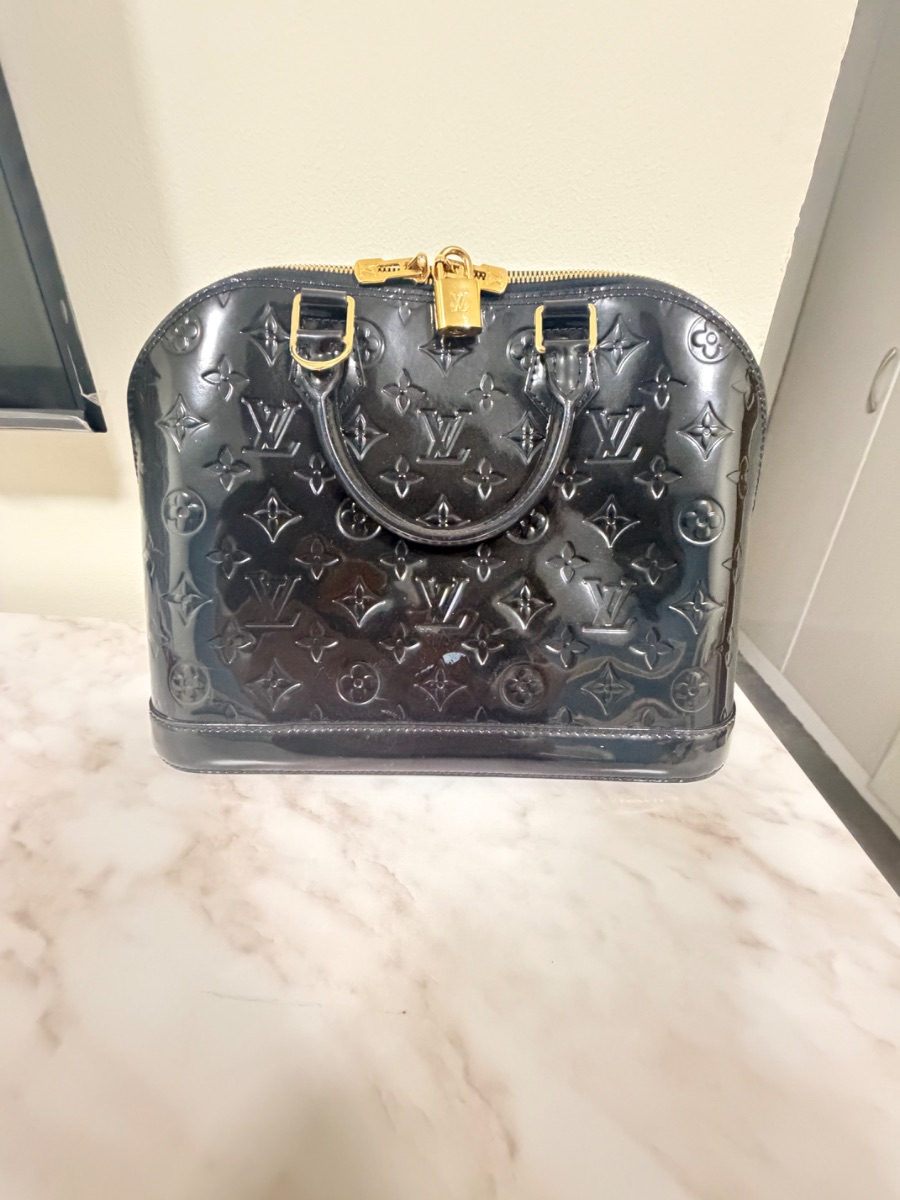 Louis Vuitton Alma Bag in Monogram Vernis leather photo 3