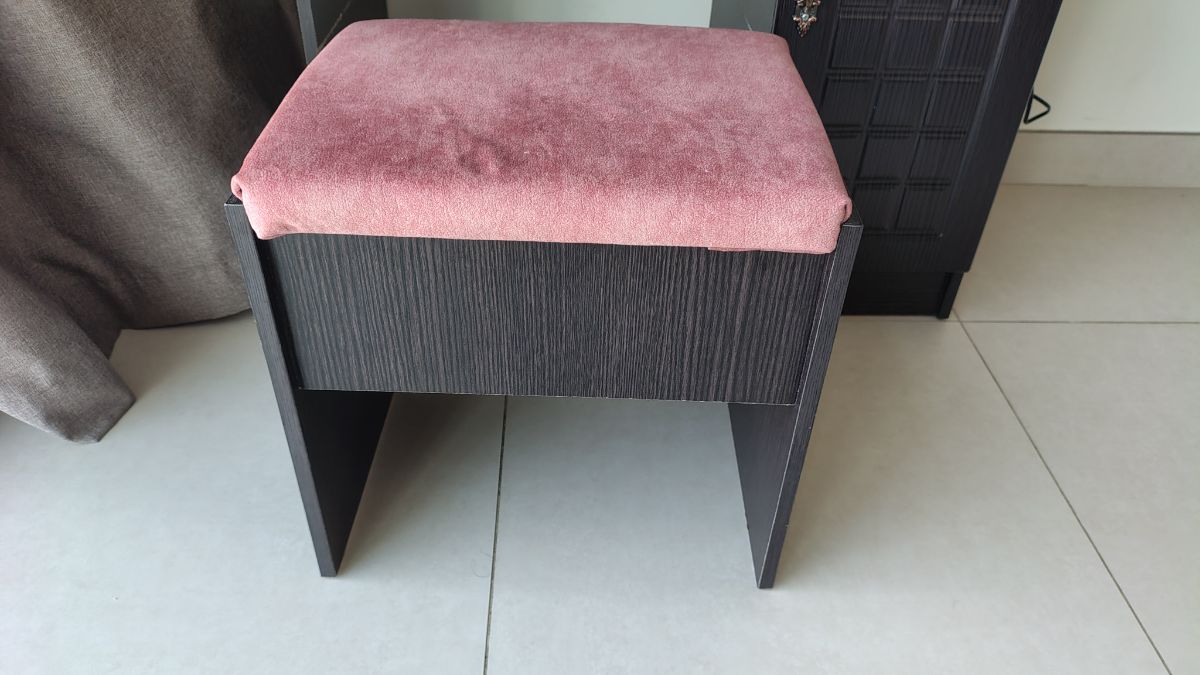 Dressing Table with Chair photo 3