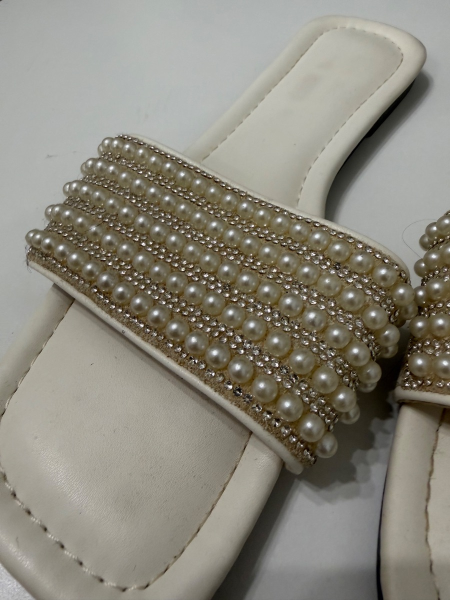 Shein White pearl and diamanté flat sandals (Size EURO 41) photo 3