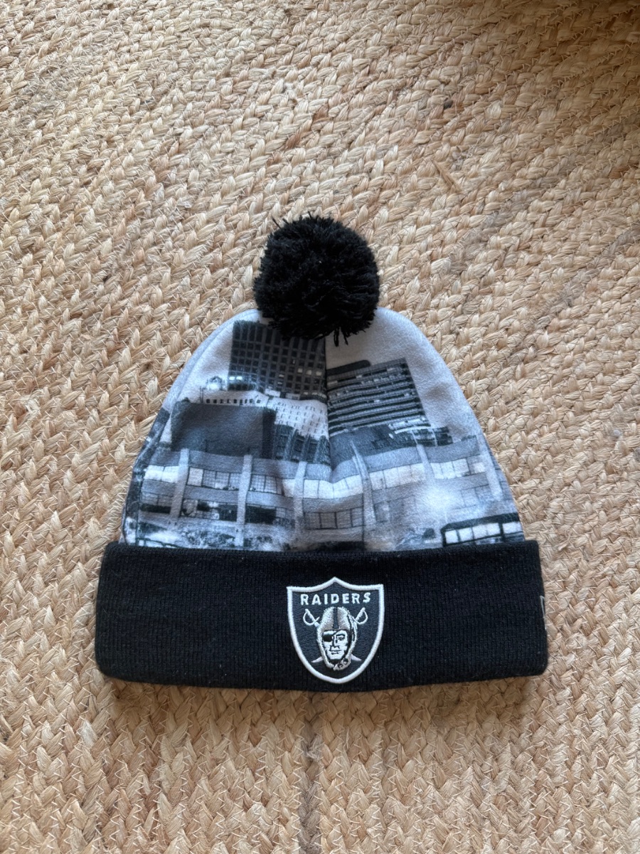 New Era Raiders black Beanie hat