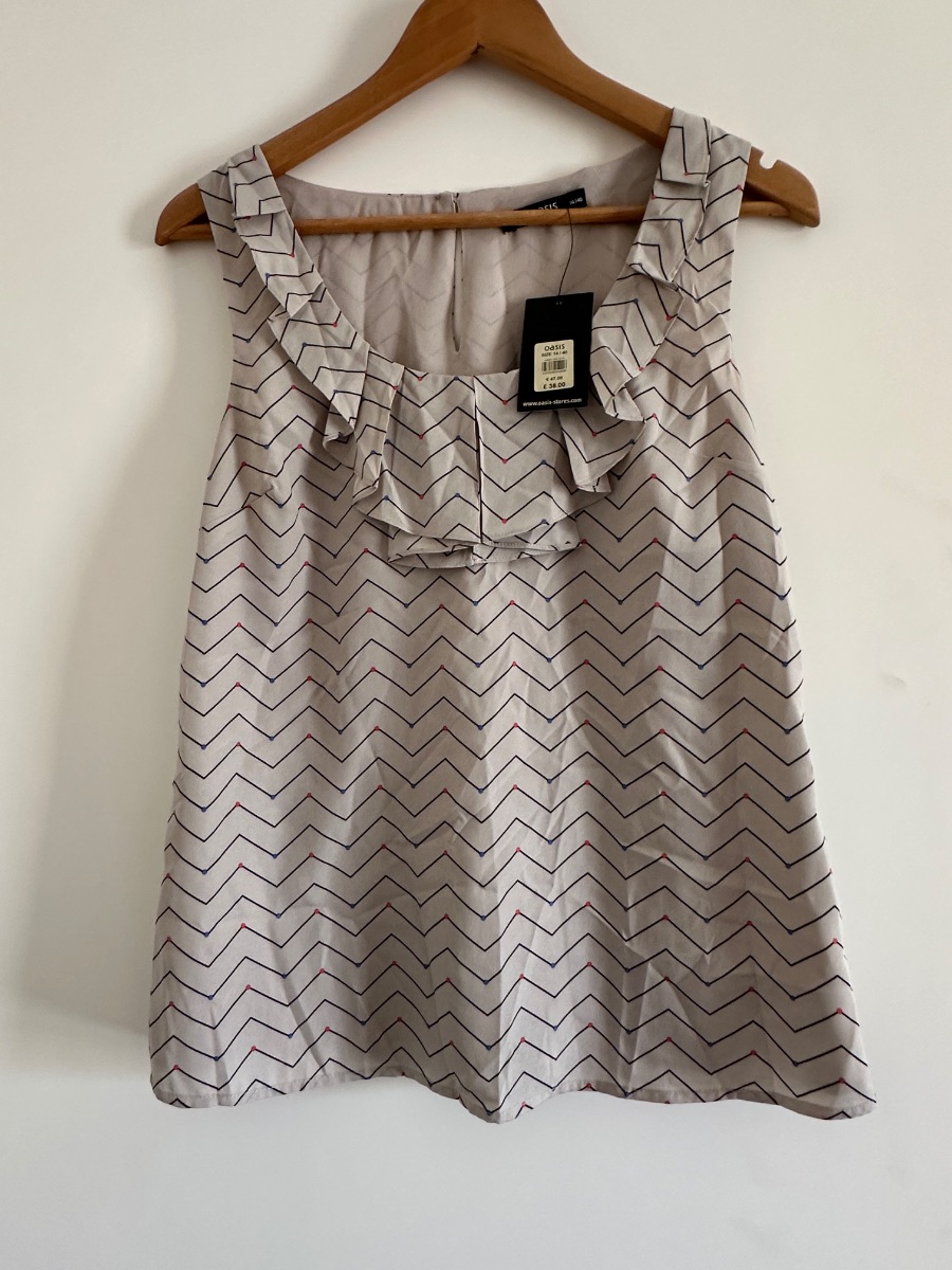 Oasis Grey chevron zig-zag sleeveless ruffle vest top