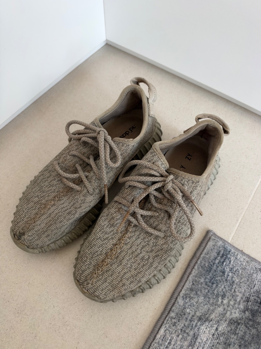 Iconic Yeezy Boost 350 V1 | UK 5.5 photo 2