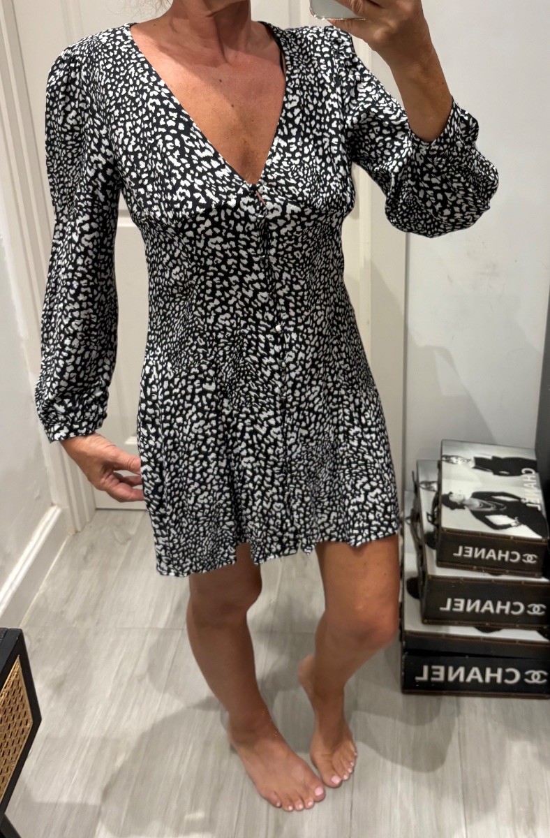 Zara printed mini dress 🖤
