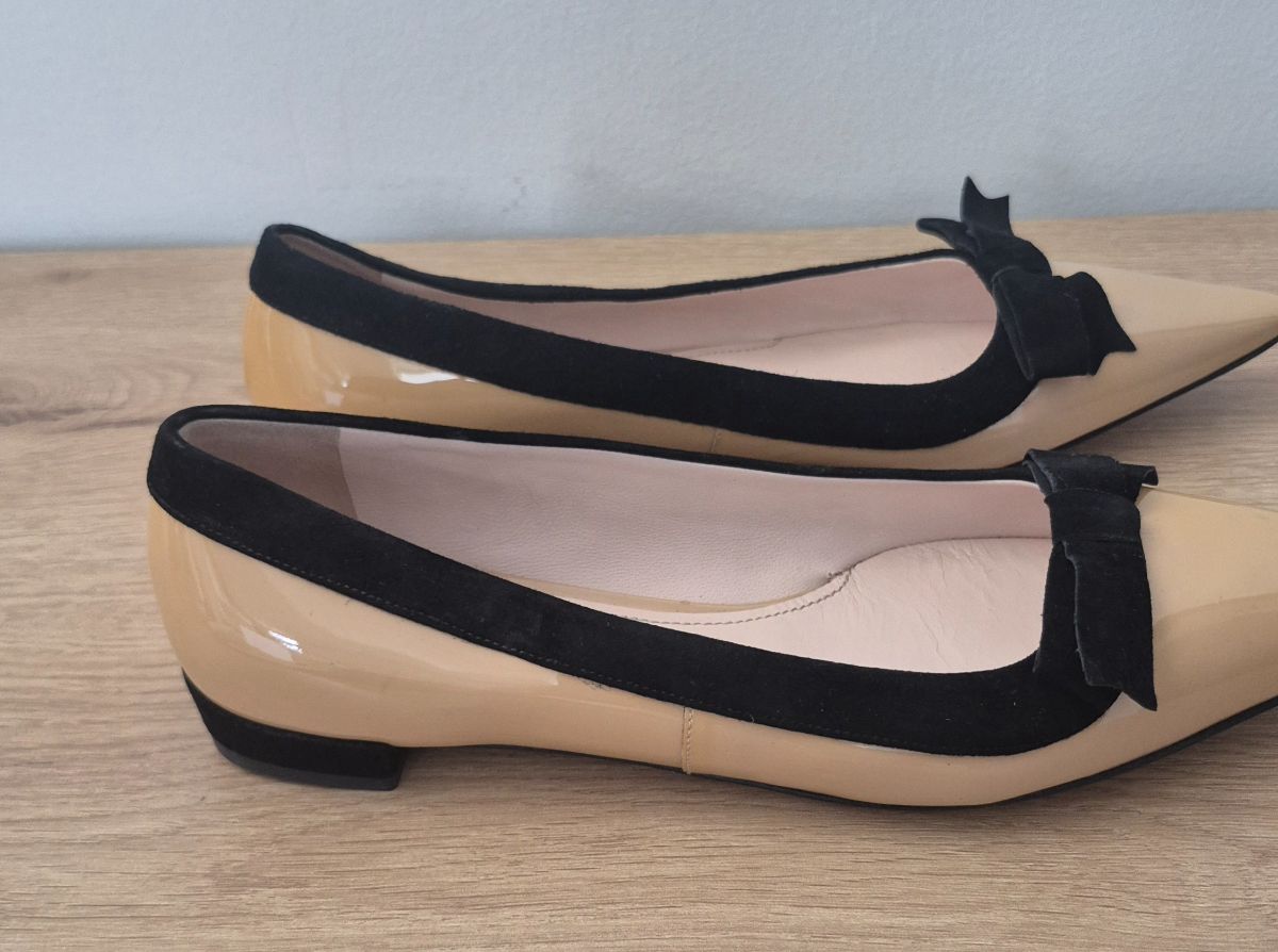 Prada yellow patent pumps with bow photo 2