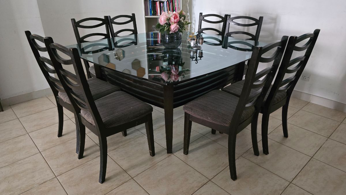 Home Centre Dining table set photo 3