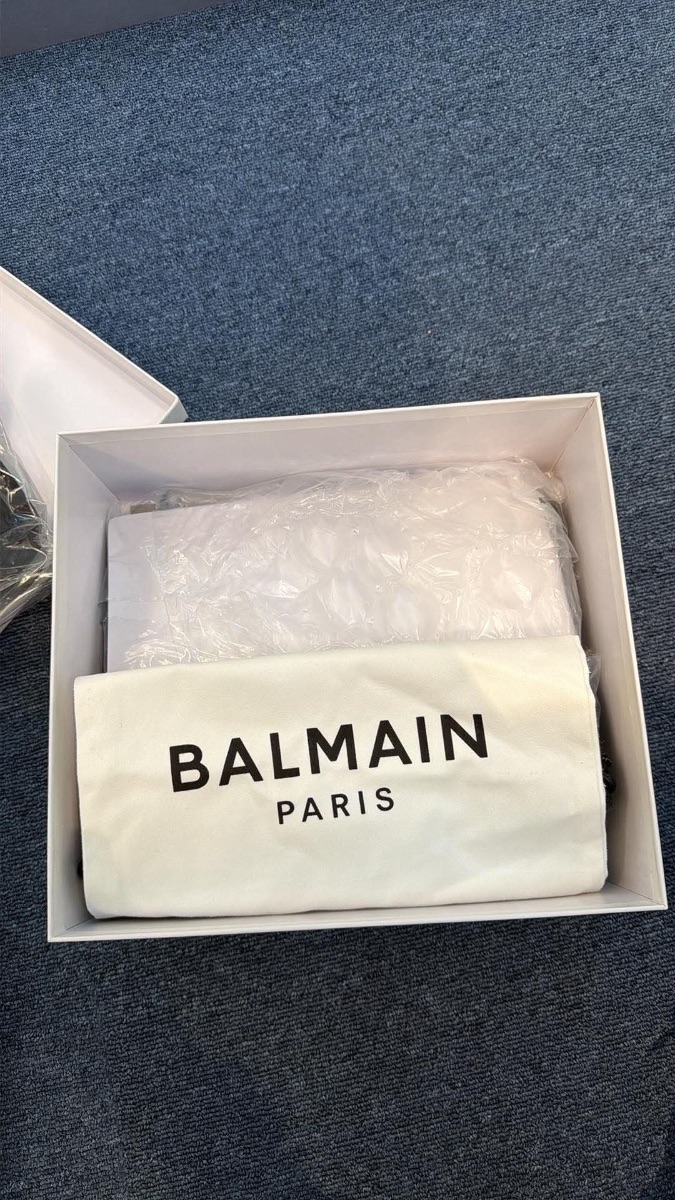 Balmain Pouch photo 3