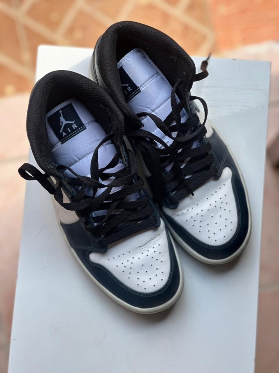 Nike Jordan Title: Air Jordan 1 Mid Obsidian — Used photo 2
