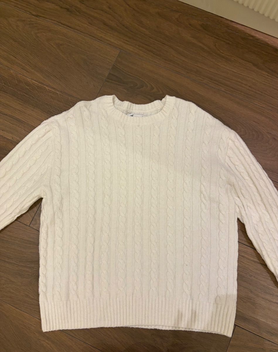 Hollister cream sweater
