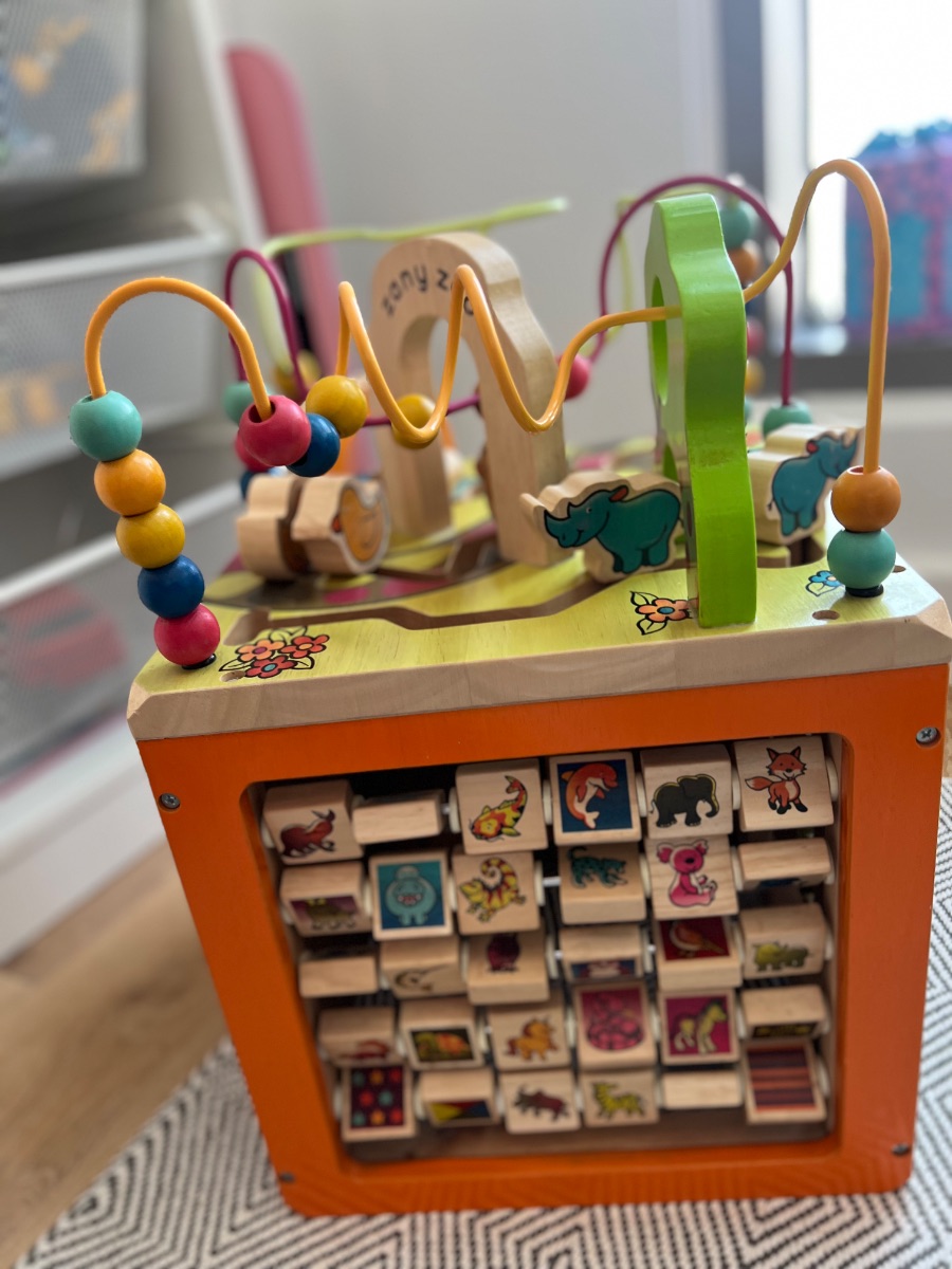 B Toys Activity cube photo 2