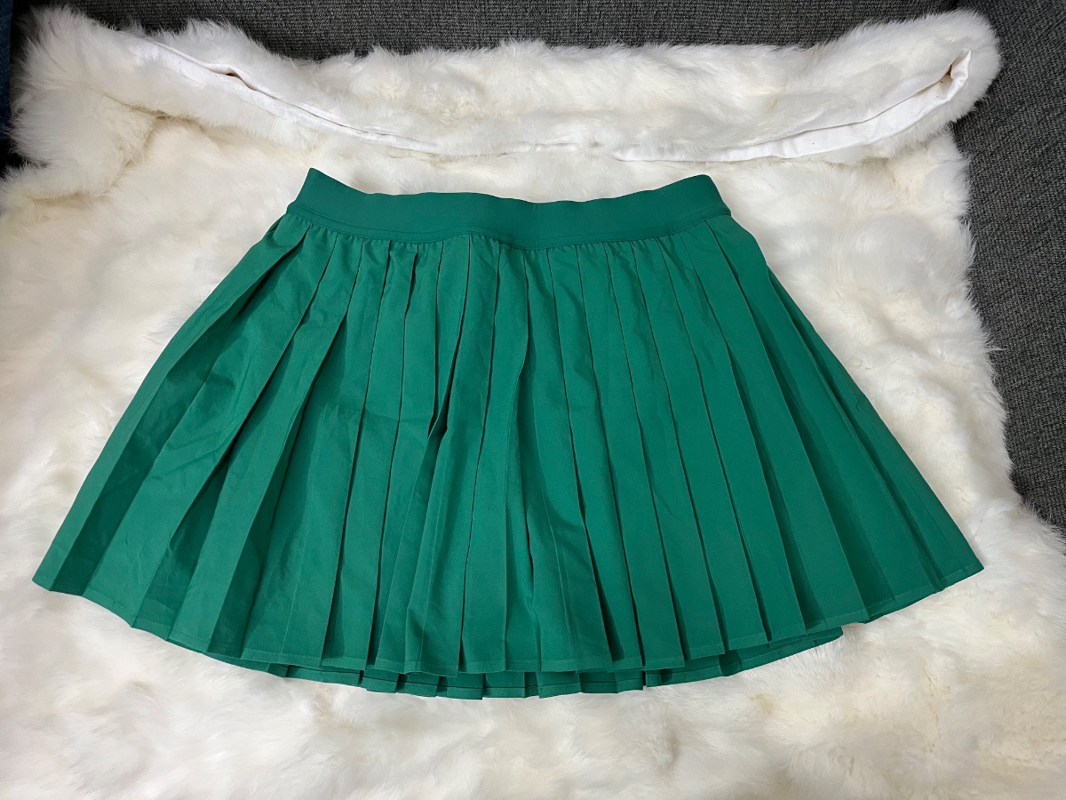 LULULEMON Green Pleated Skirt