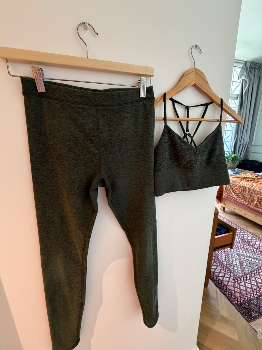 Alo Yoga Green heather Alo set