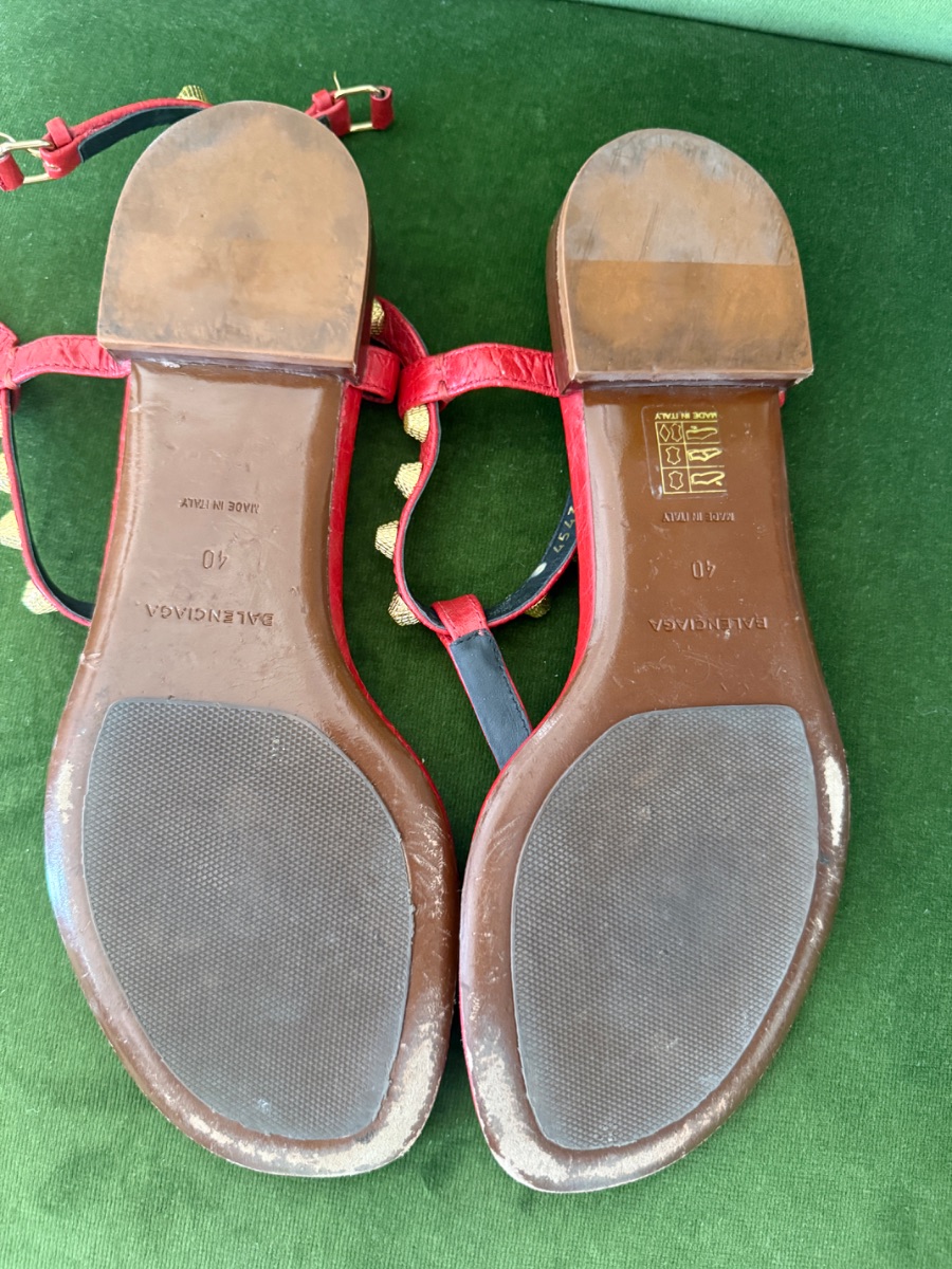 Balenciaga red sandals with gold studs photo 3