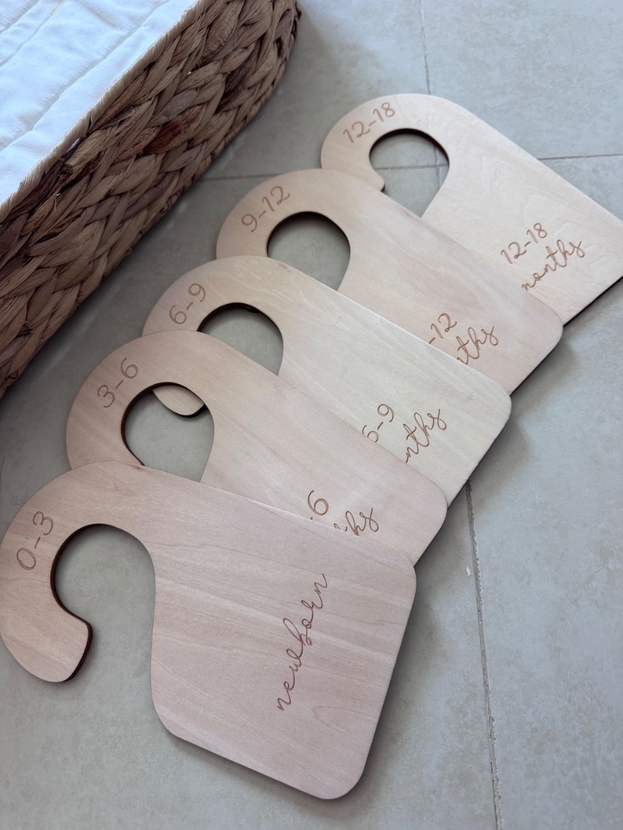 Independent Store Wooden clothes dividers
