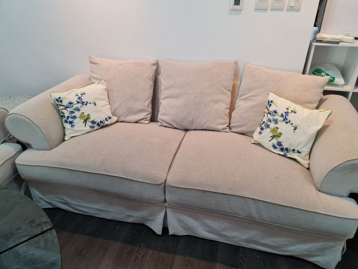 Homes R Us 2 sofas photo 3