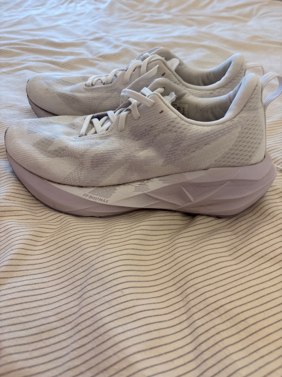 ASICS Novablast women’s trainers size uk 6 photo 2