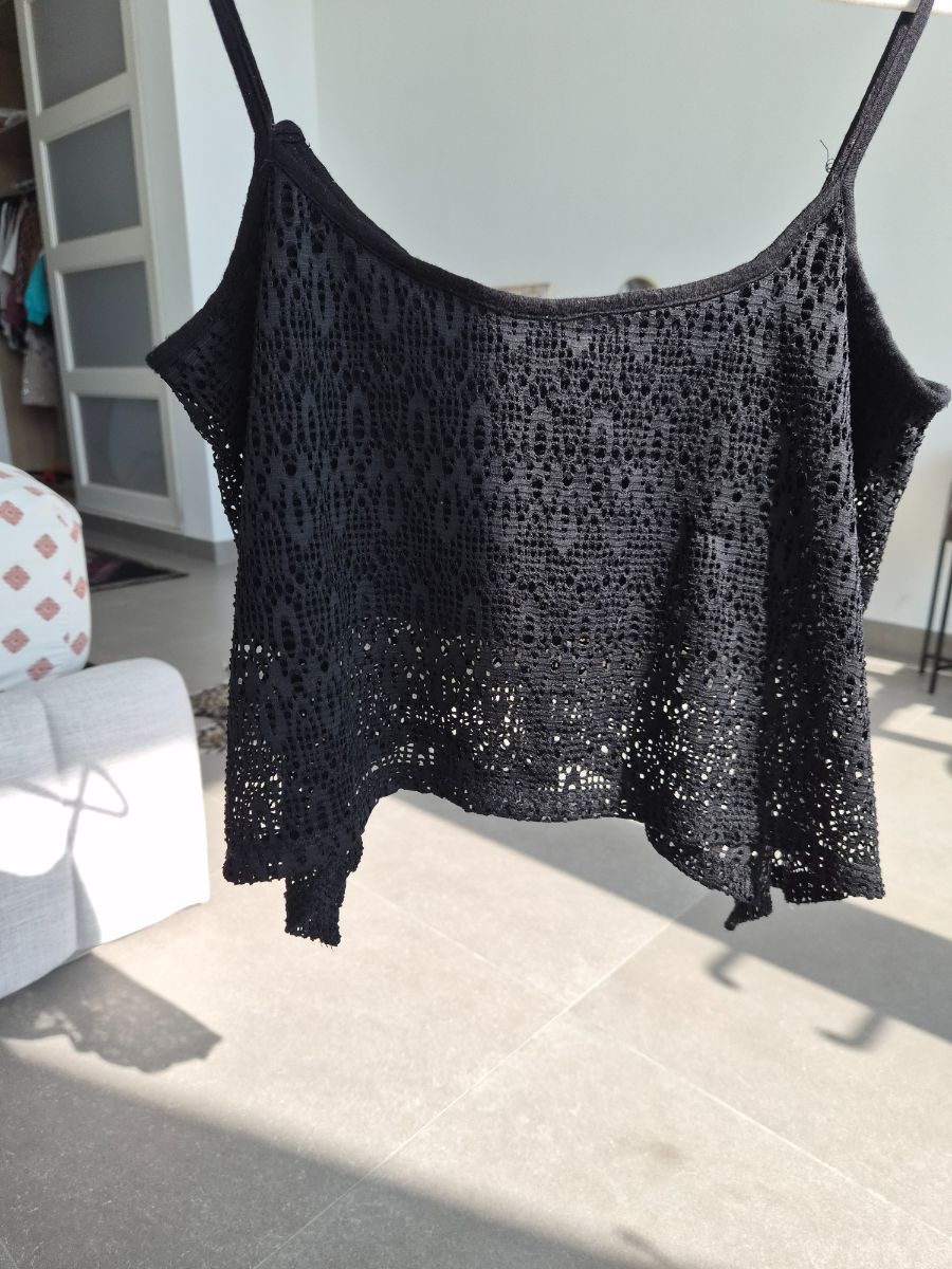 Bershka Black Lace Sleeveless Mesh Crop Top photo 2