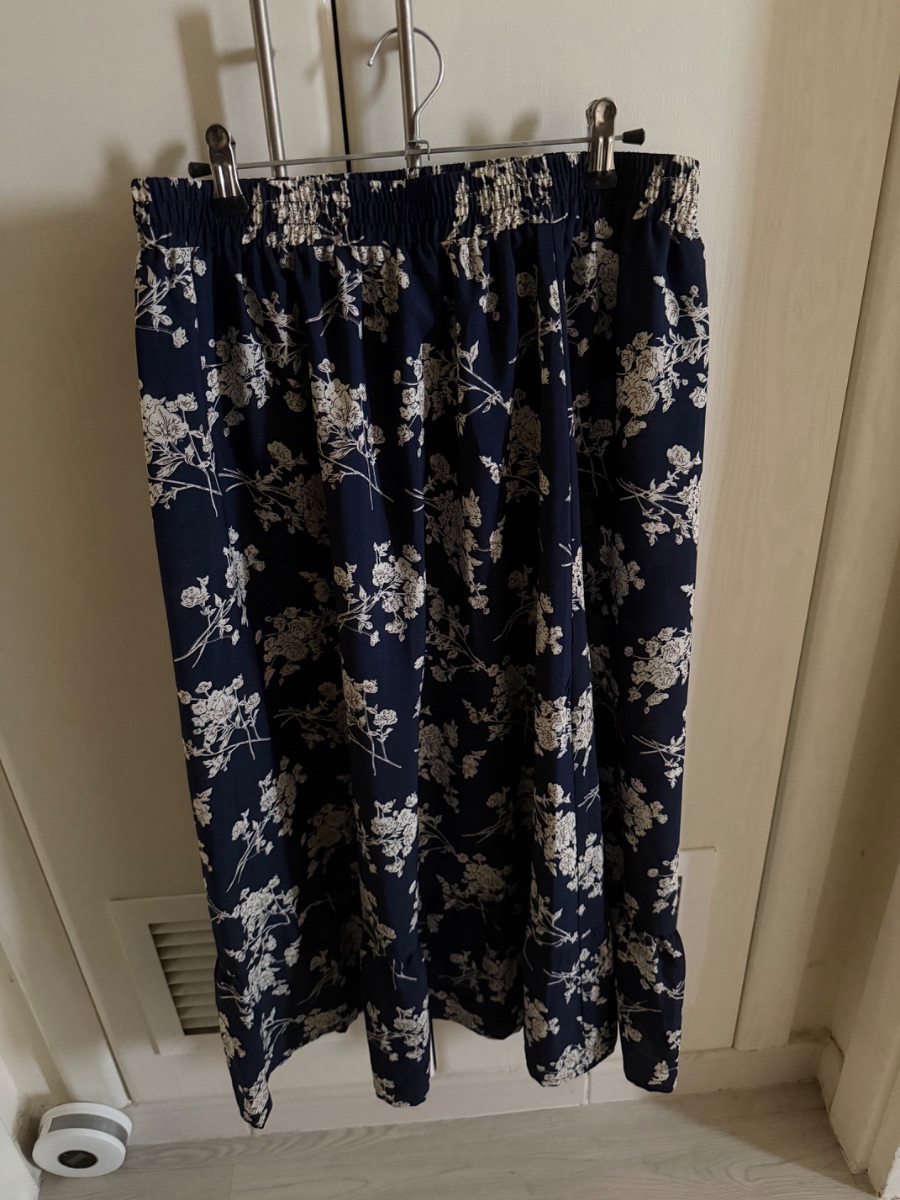 Floral navy skirt