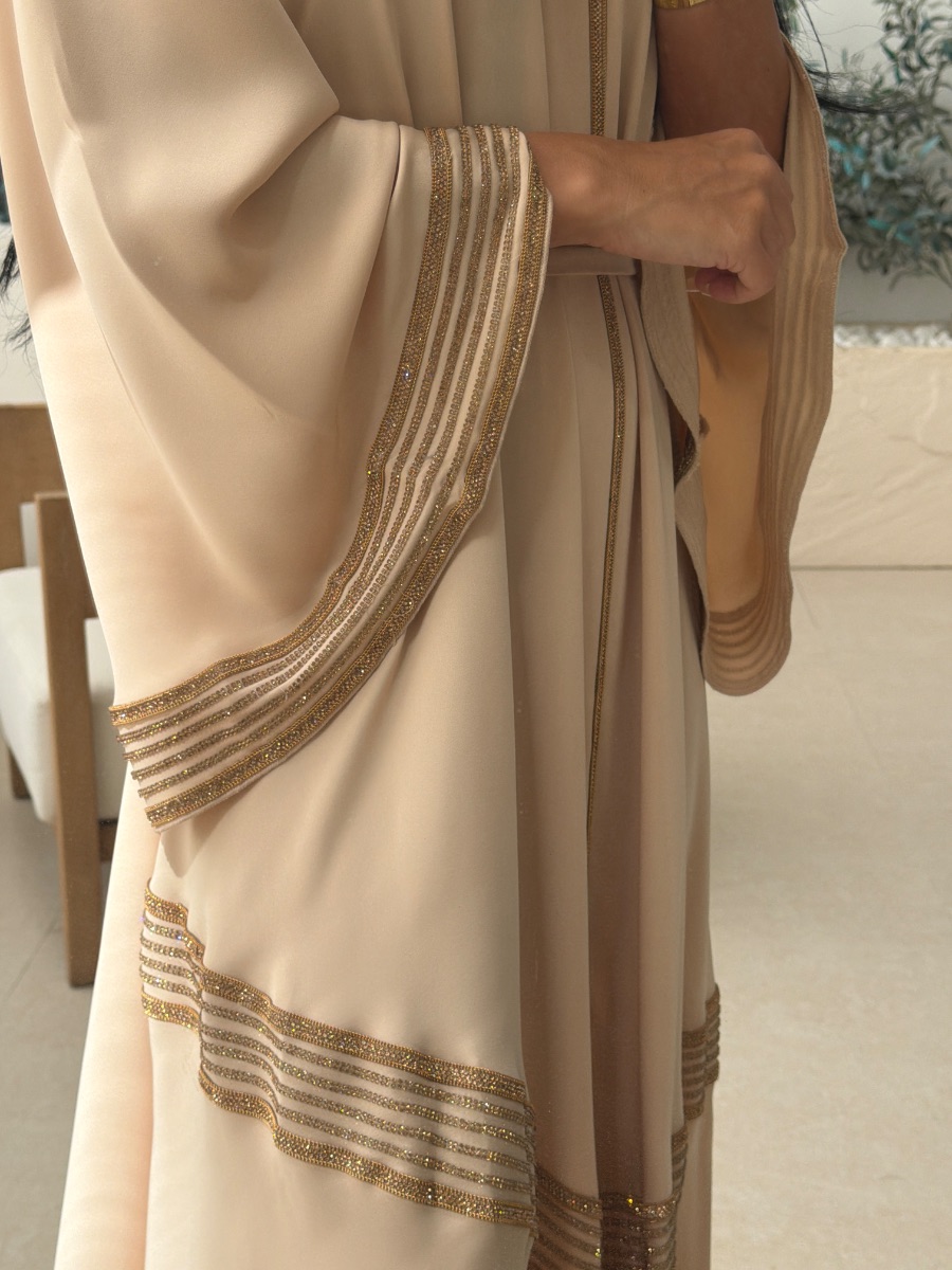 Beige & gold abaya photo 3