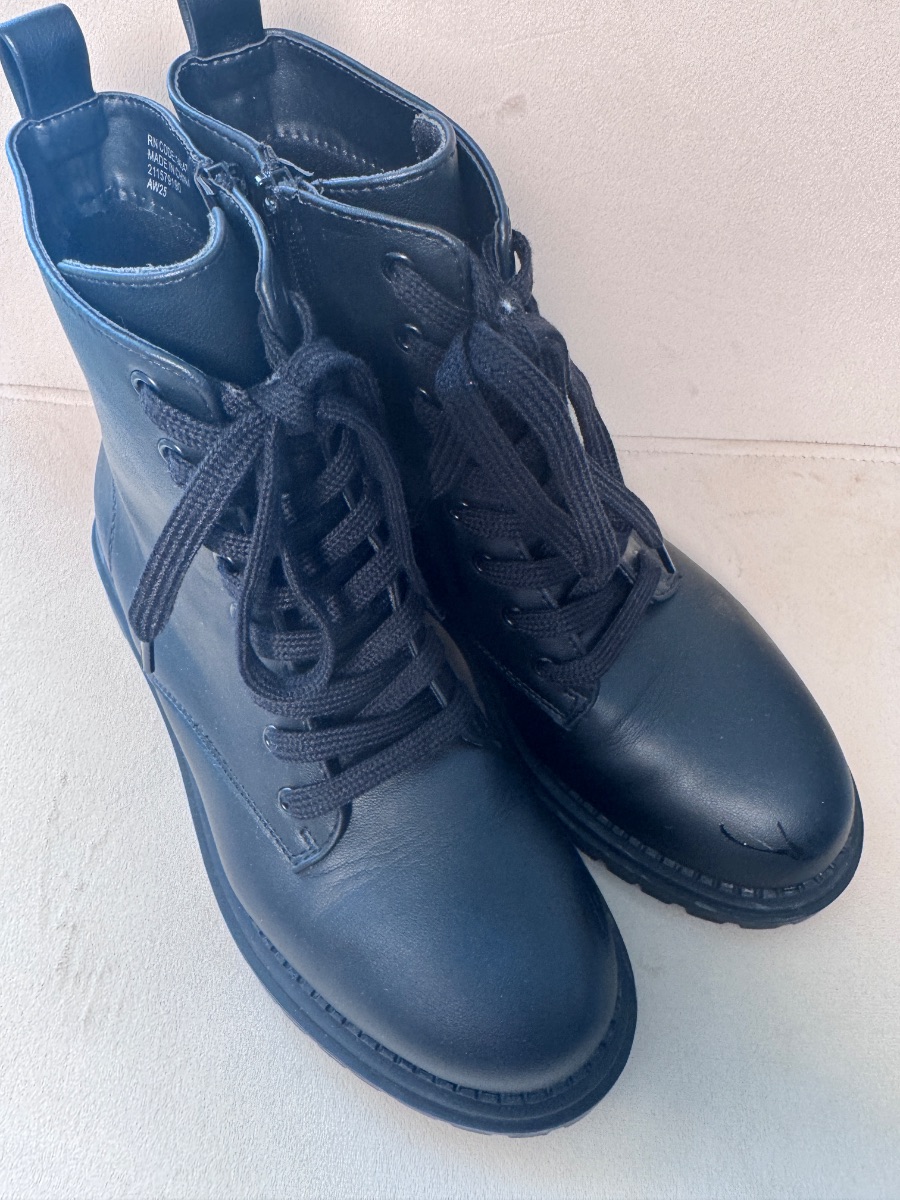 Primark boots photo 2