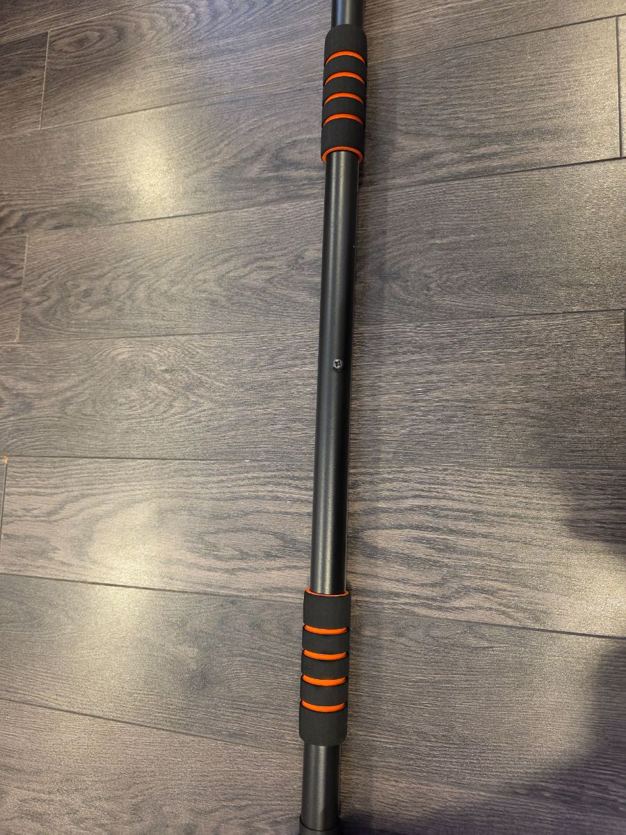 Live Up Sports Extendable pull up bar