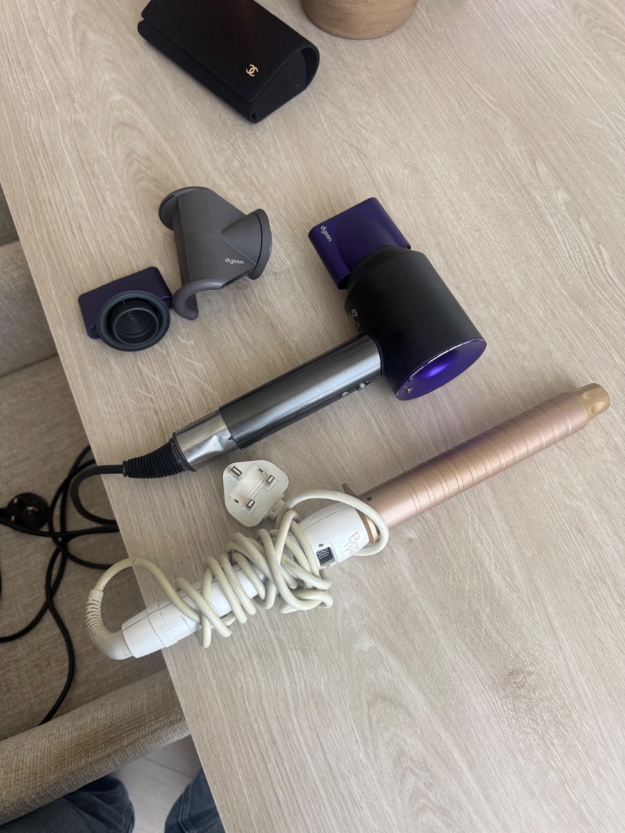 Dyson hairdryer with FREE beauty works wand