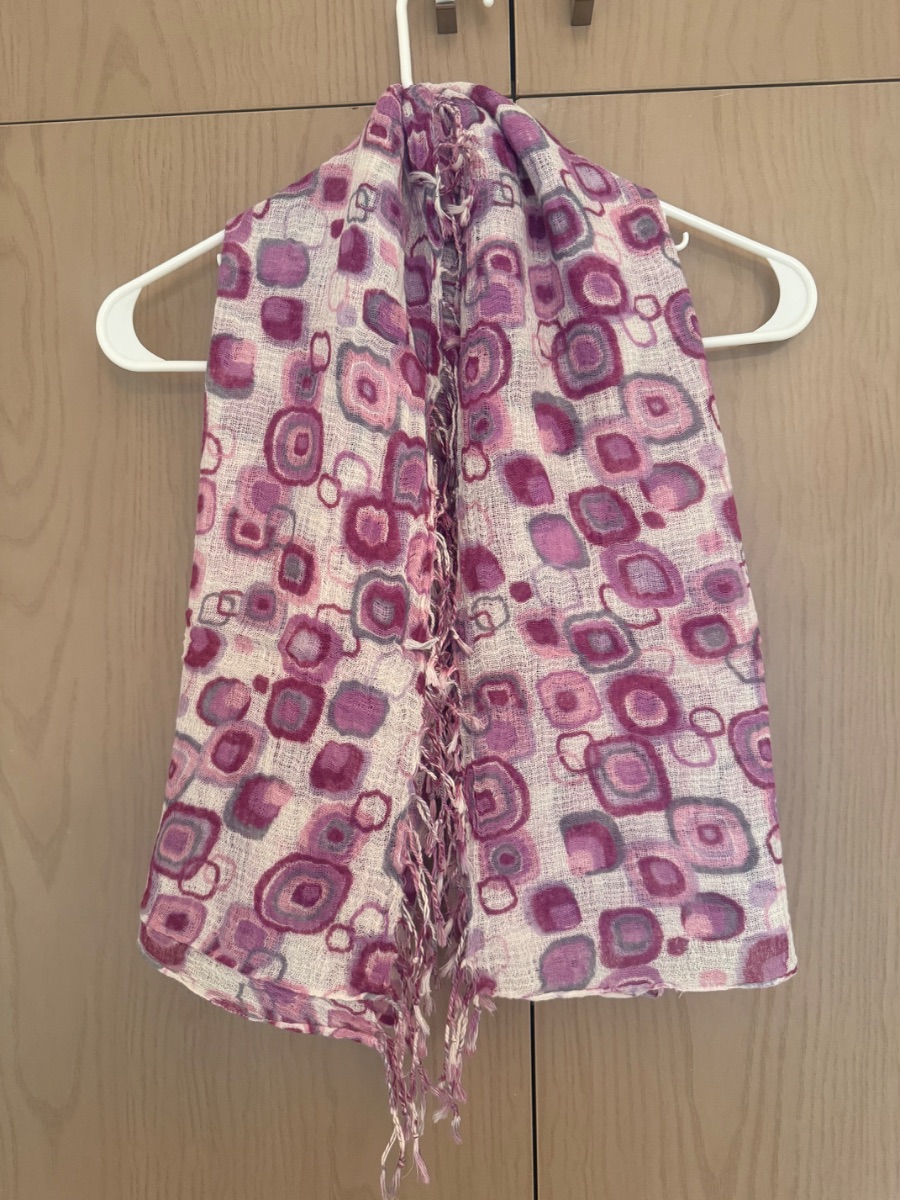 Lightweight patterned purple scarf/shawl photo 2