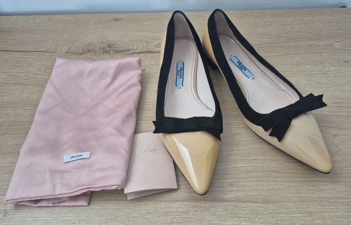 Prada yellow patent pumps with bow photo 3